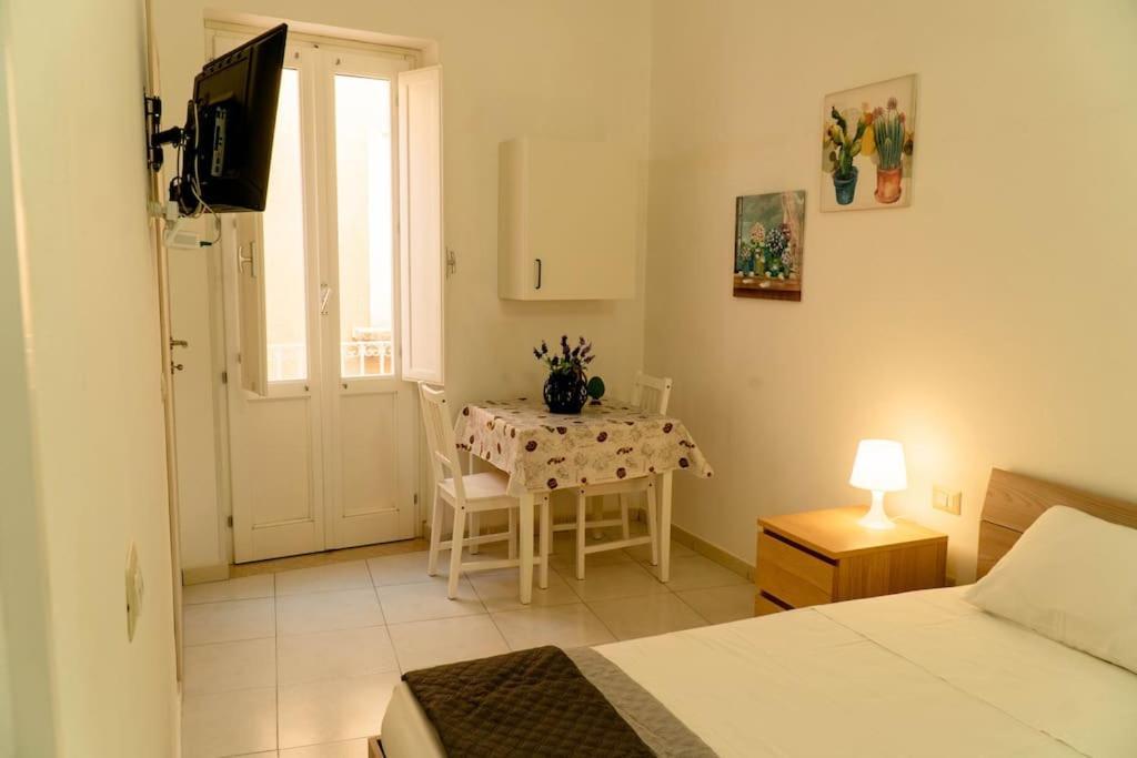 Casa Charm Rosaapartmentsortigia Сиракуза Екстериор снимка