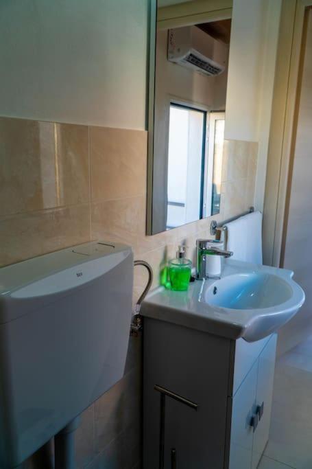 Casa Charm Rosaapartmentsortigia Сиракуза Екстериор снимка